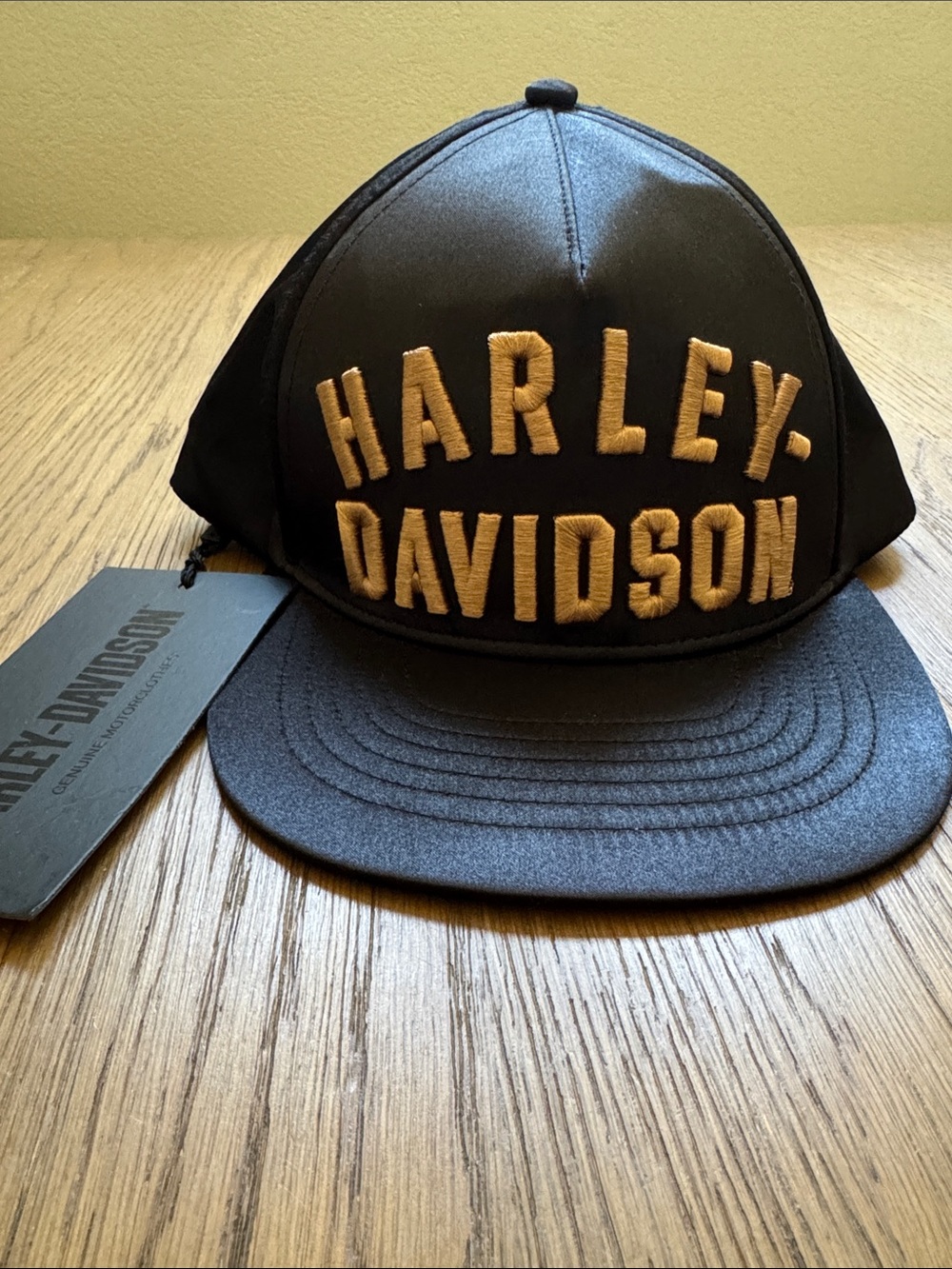 NWT Harley Davidson Black and Gold Hat